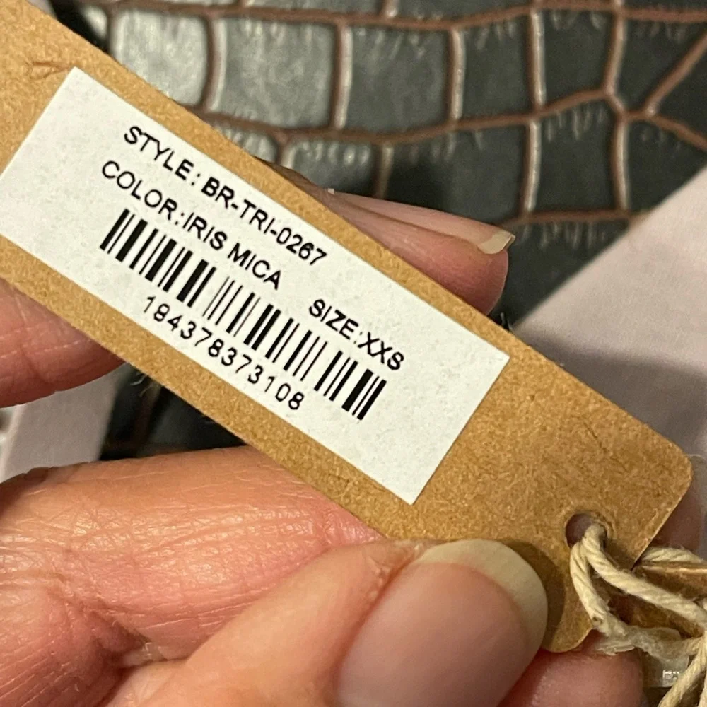 SKIMS Fits Everyone TRIANGLE BRALETTE - Picture 3 of 5